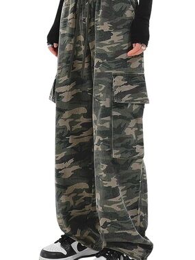 Wide Leg Camo Cargo Pants